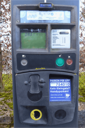 Hinweisschilder an den Parkautomaten in Mühlacker.